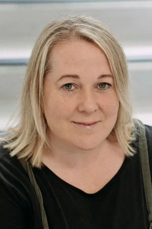  Clare Barrett photo