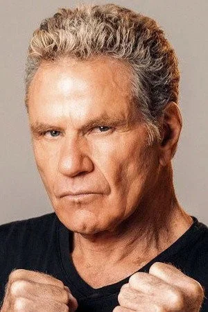  Martin Kove