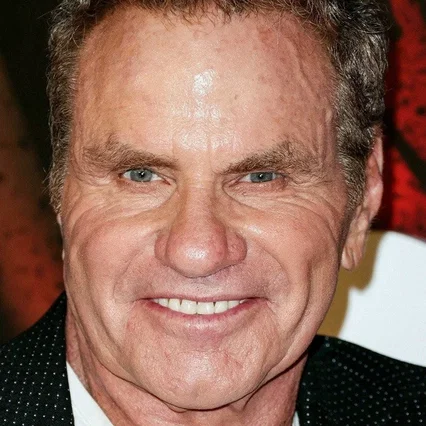  Martin Kove