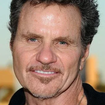  Martin Kove