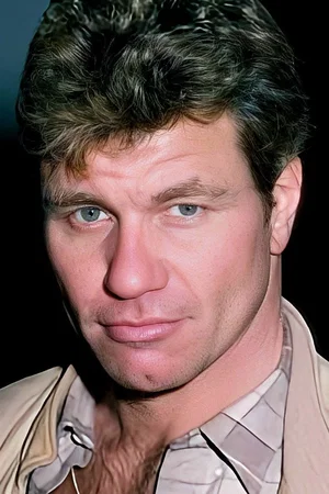  Martin Kove