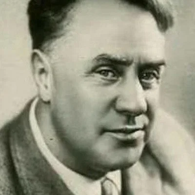  Михаил Жаров
