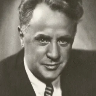  Михаил Жаров