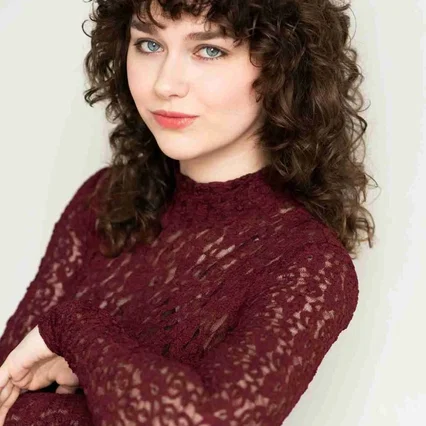  Maggie Robertson