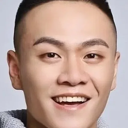  Shi Chenwei