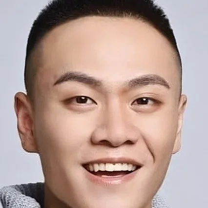  Shi Chenwei