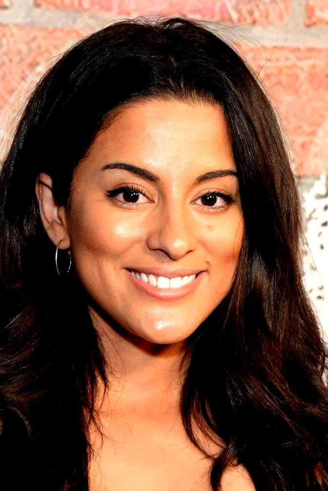  Carmela Zumbado