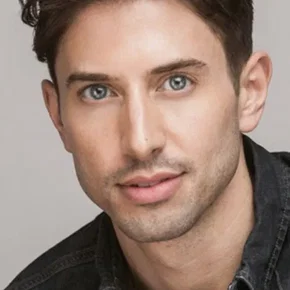 Photo star :  Nick Adams