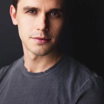  Antoni Porowski