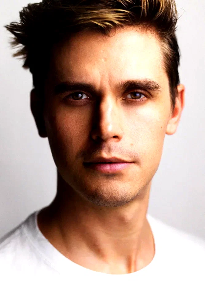  Antoni Porowski
