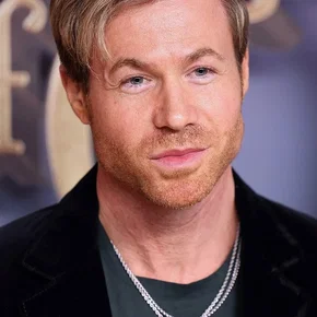 Photo star :  Ashley Parker Angel