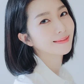 Photo star :  Kim Ji-hyeon