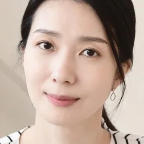 Photo star :  Kim Ji-hyeon