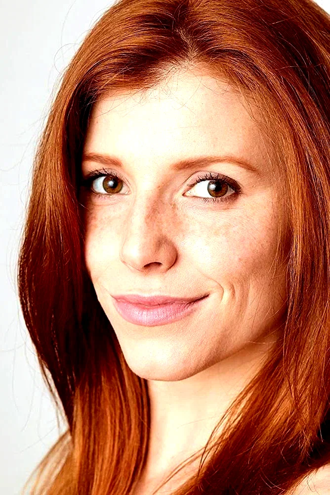  Tara Perry