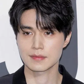 Photo star :  Lee Dong-wook