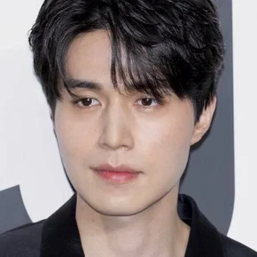 Photo star :  Lee Dong-wook
