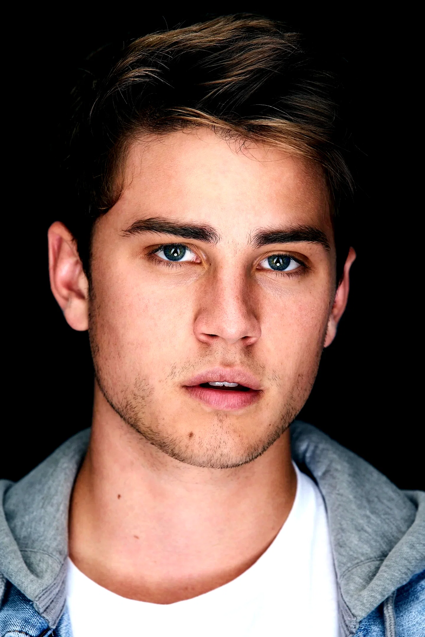  Carson Rowland