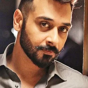 Photo star :  Faysal Qureshi