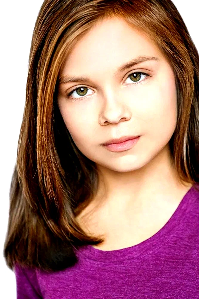  Elayna Grace