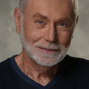 Photo star :  Robert David Hall