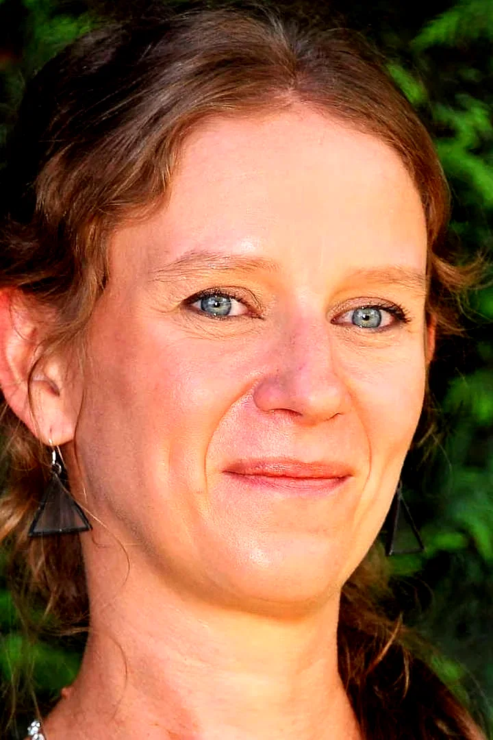  Delphine Noels