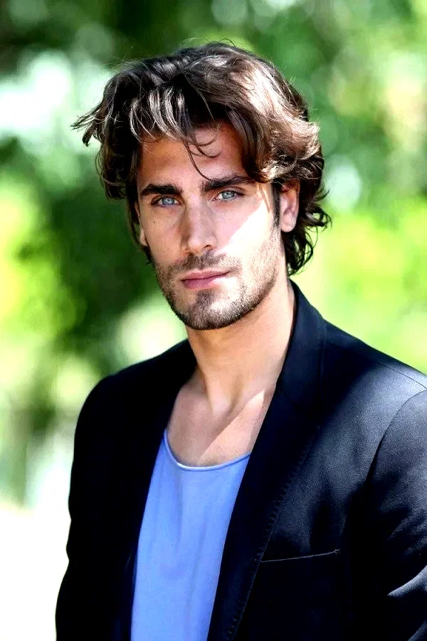  Mario Ermito