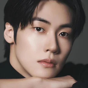 Photo star :  Lee Seung-Hyub