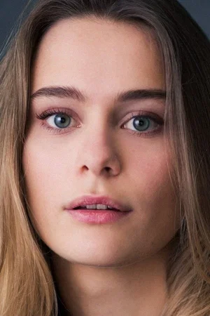  Louisa Binder photo