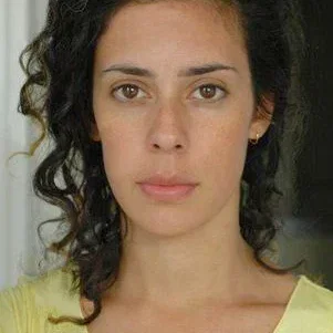  Roberta Colindrez