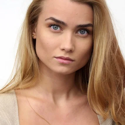  Tiana Upcheva