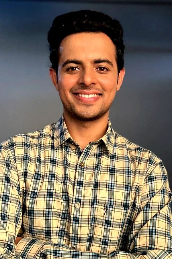  Akash Makhija