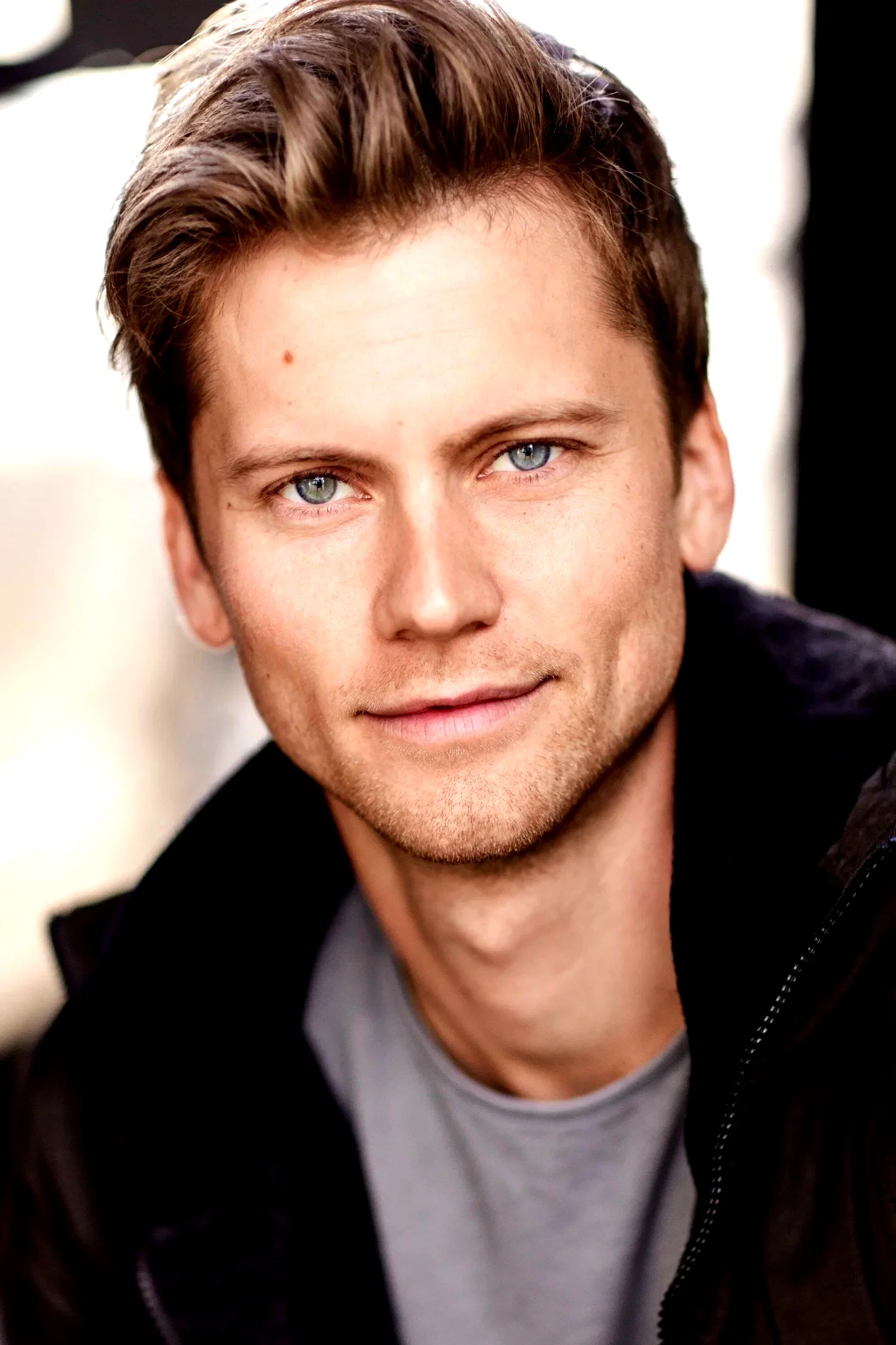  Tim Phillipps