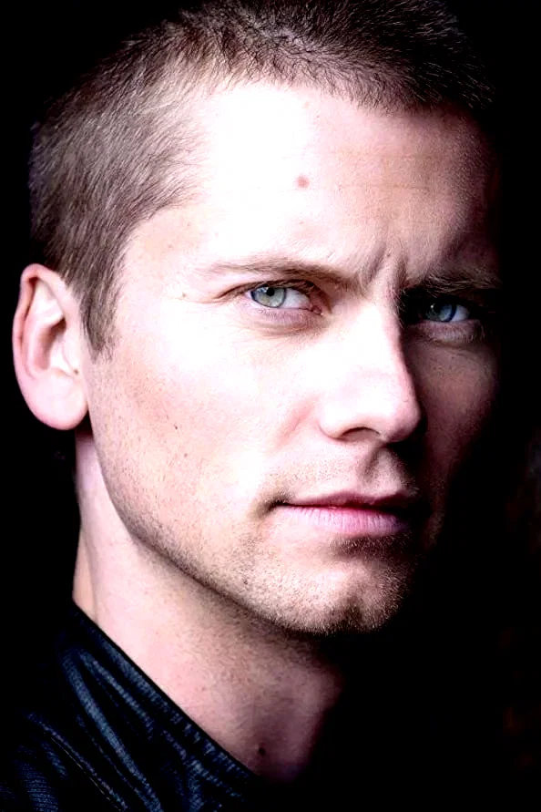  Tim Phillipps