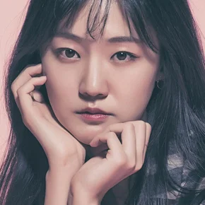 Photo star :  Park Ye-young