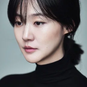 Photo star :  Park Ye-young