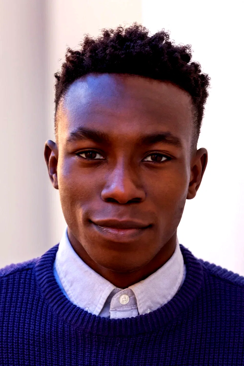 Olly Sholotan