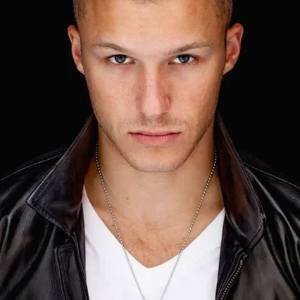  Skyler Maxon
