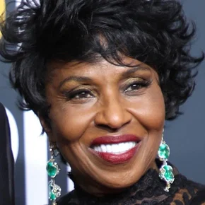 Photo star :  Pauletta Washington