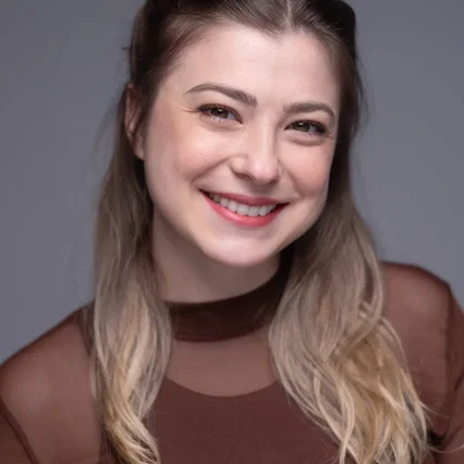 Luiza Porto