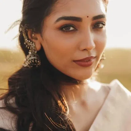  Sindhoori Vishwanath