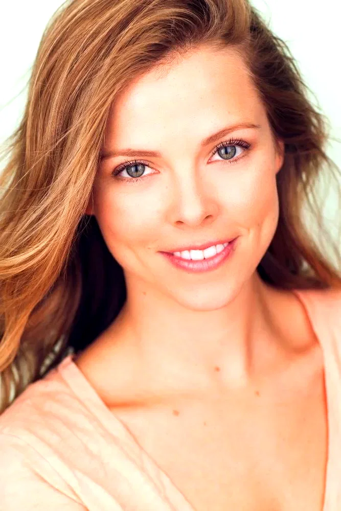  Megan Leonard