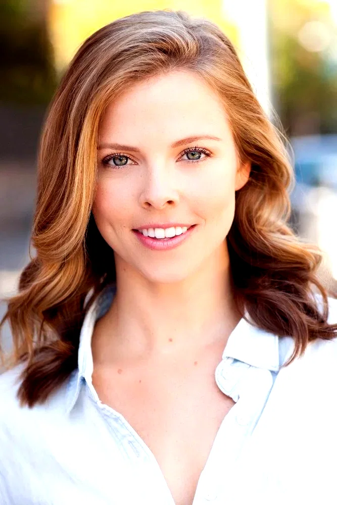 Megan Leonard