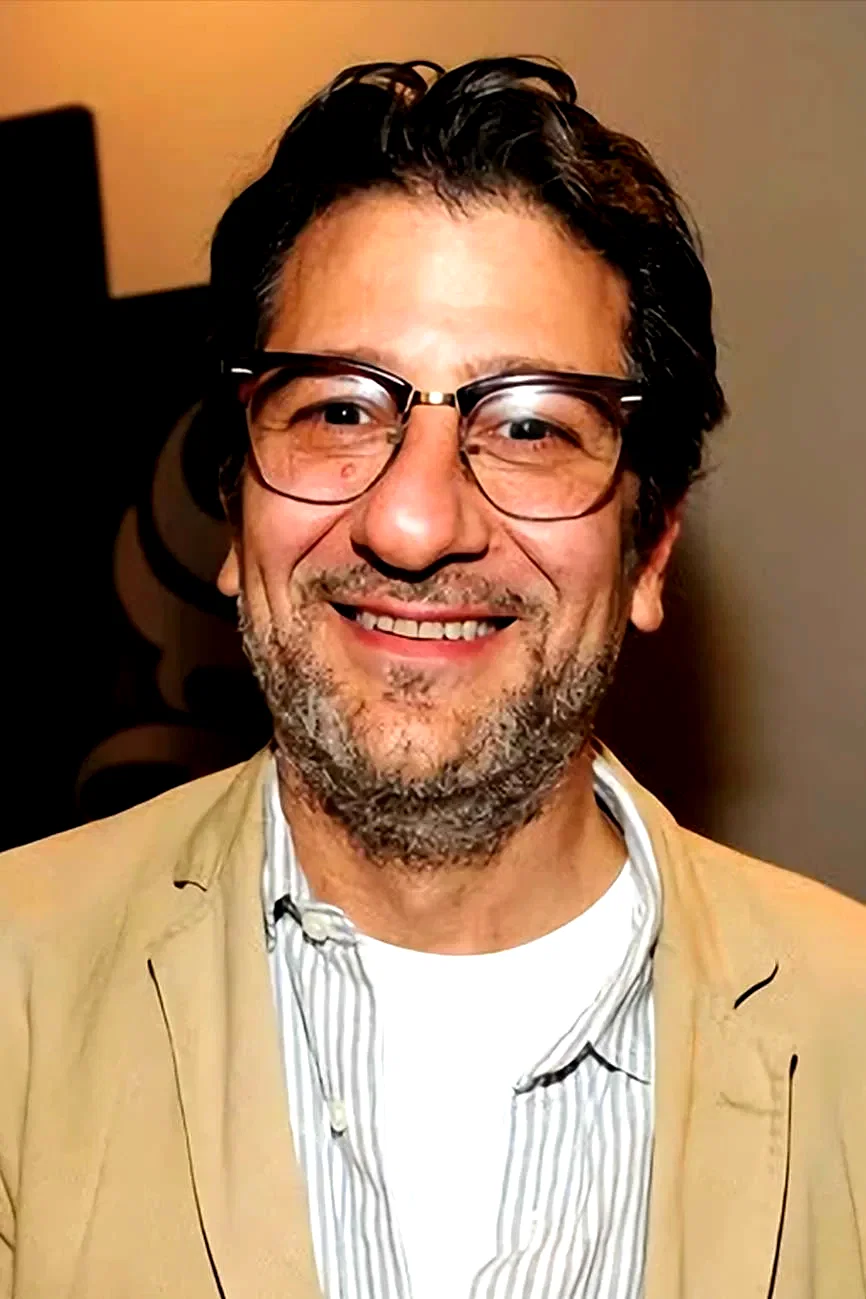  James Manos Jr.