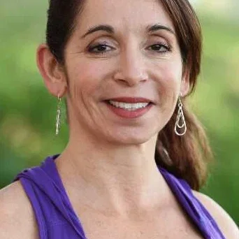  Kathi deCouto