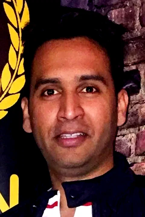  Junaid Syed