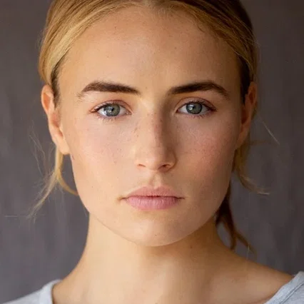  Saskia Archer