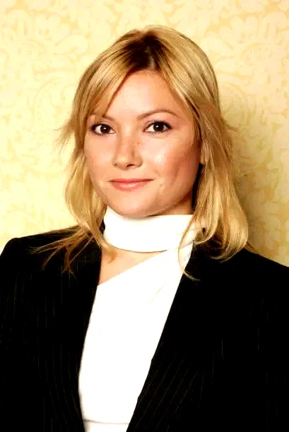  Joely Collins