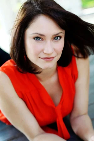  Emily Neves photo