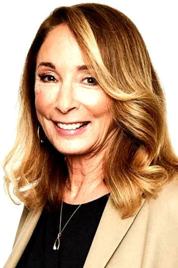  Lynda Obst
