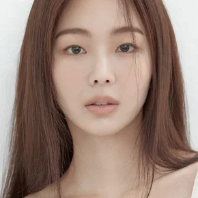 Photo star :  Geum Sae-rok
